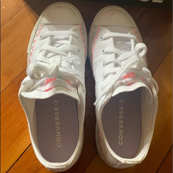 Girl's Converse - Picture 4 of 6